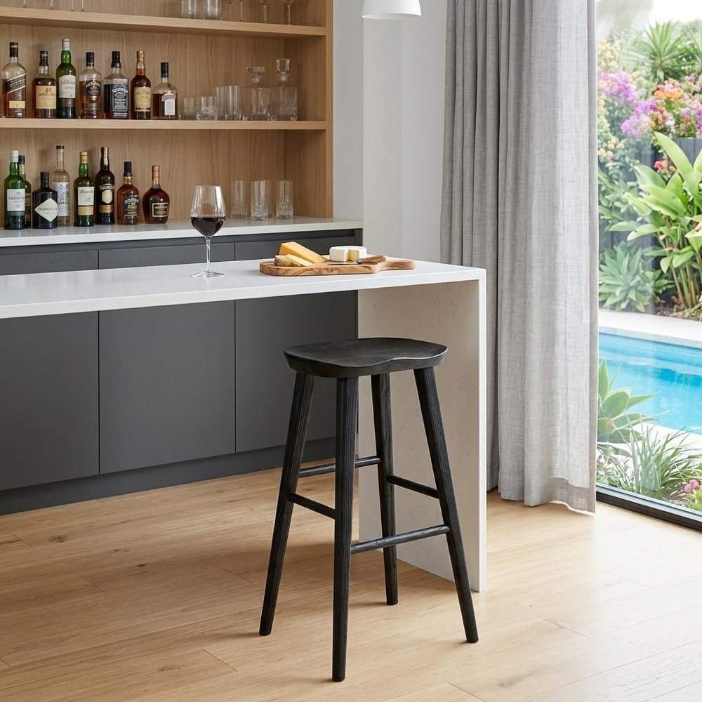 29" Black Manufactured Wood Backless Bar Height Bar Chair